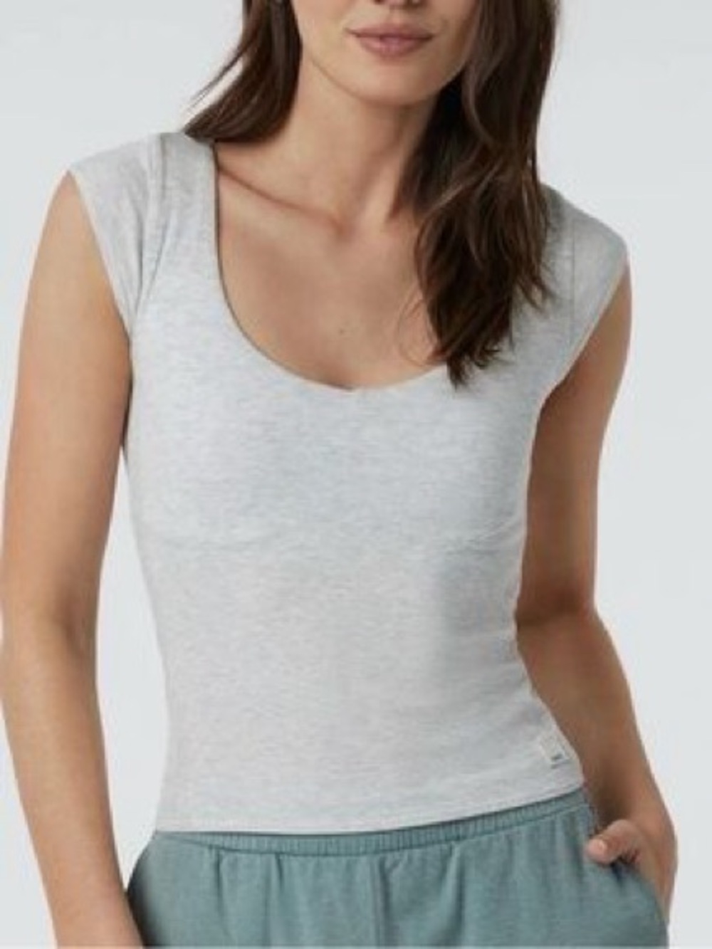 Vuori Cove v-neck in grey